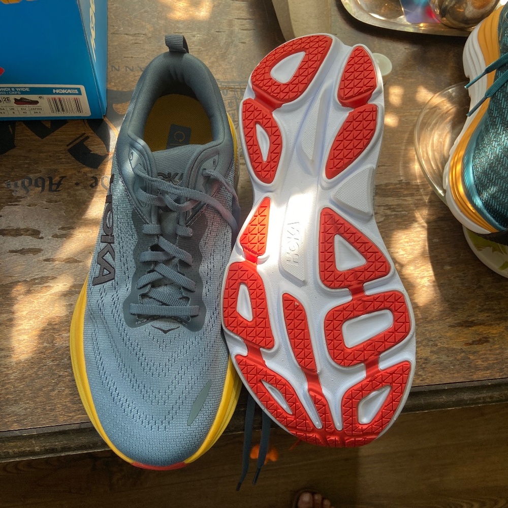 Hoka Bondi 8 Gray and yellow men’s 8.5
